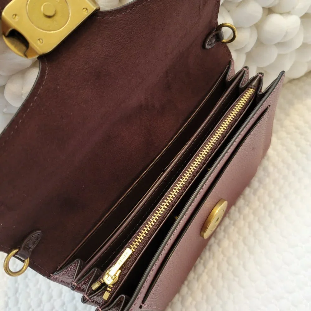 ❤️SOLD❤️ Coach Tabby Chain Clutch with Bead chain - Picture 7 of 16